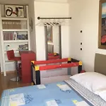 Residenza Lucrezia 호텔 *